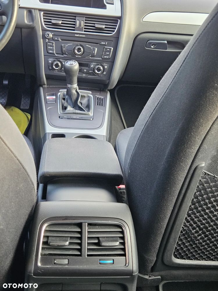 Audi A4 Avant 2.0 TDI DPF Ambiente - 35