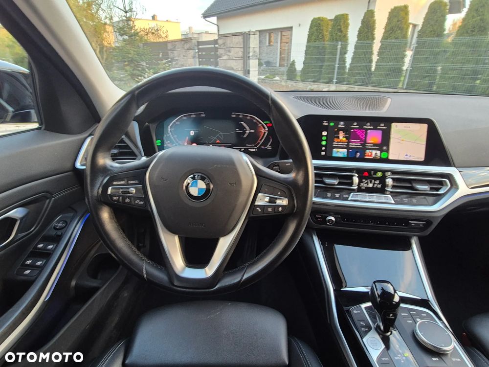 BMW Seria 3 320i Sport Line - 8