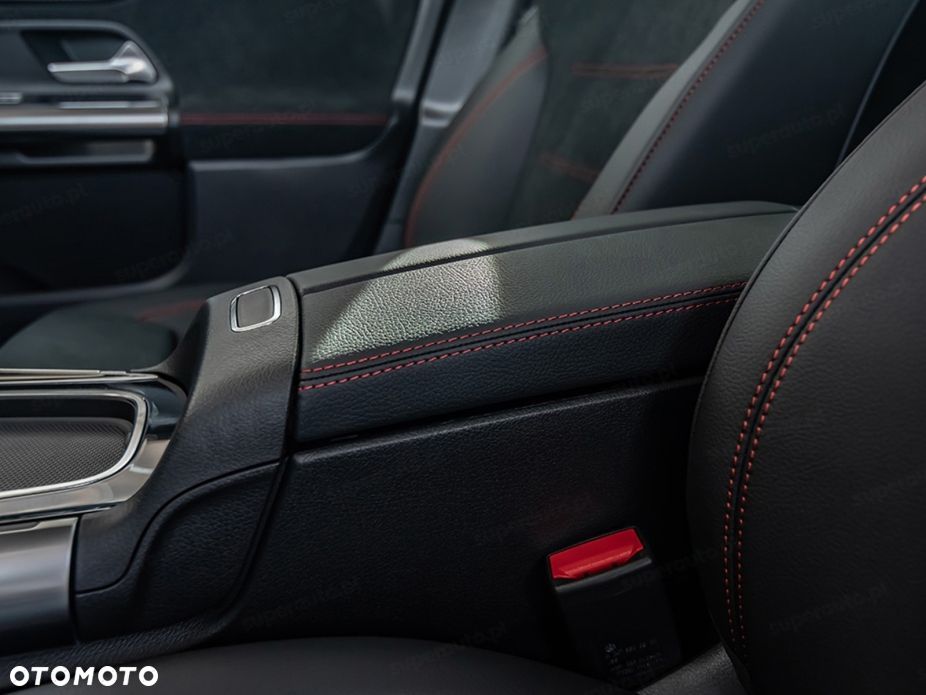 Mercedes-Benz GLA 200 AMG Line - 17