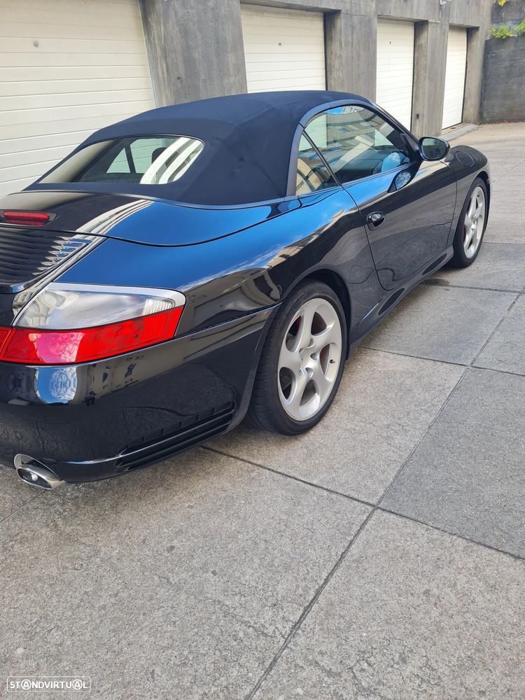 Porsche 911 (996) Carrera 4S Cabrio - 11