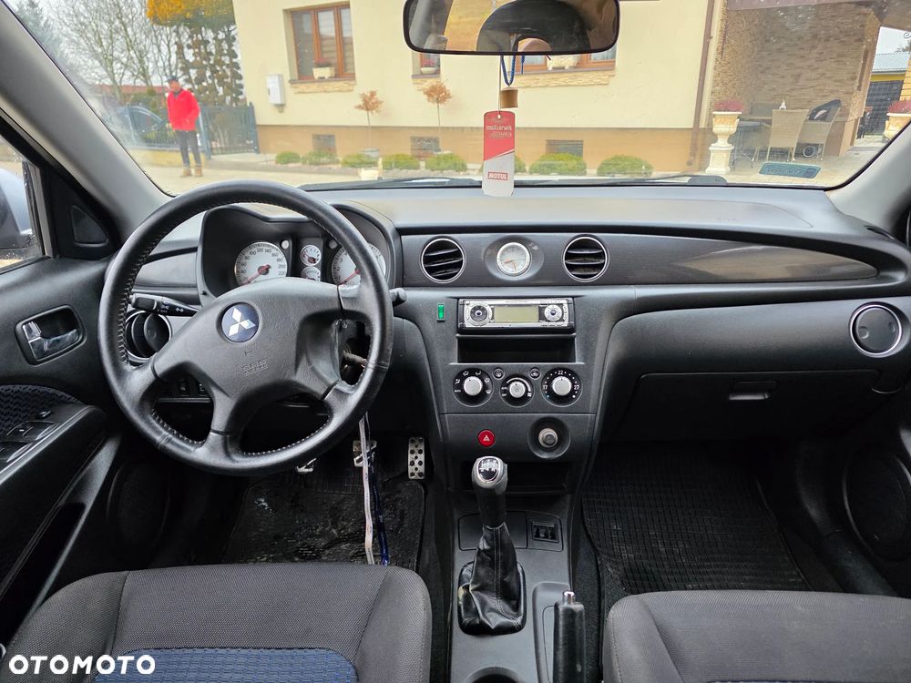 Mitsubishi Outlander 2.0 Comfort 4WD - 6