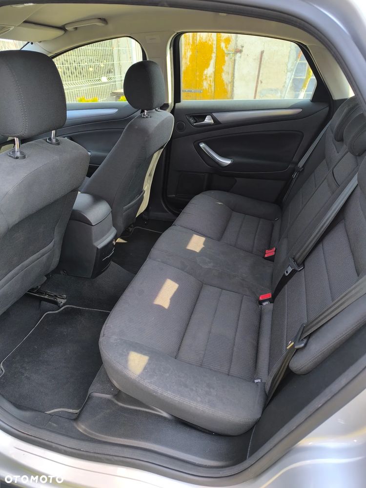 Ford Mondeo - 9