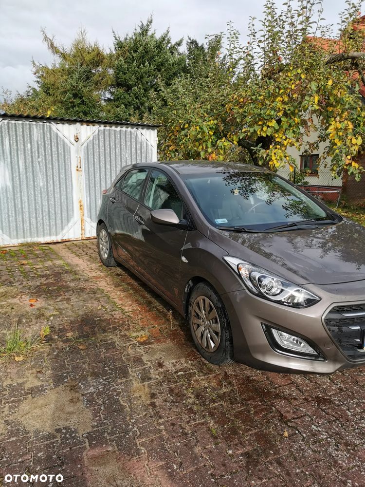Hyundai i30 1.6 Classic + - 8