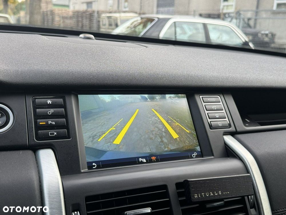 Land Rover Discovery Sport 2.0 D180 R-Dynamic HSE - 38