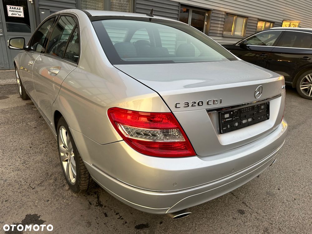 Mercedes-Benz Klasa C 320 CDI DPF 4Matic 7G-TRONIC Elegance - 5