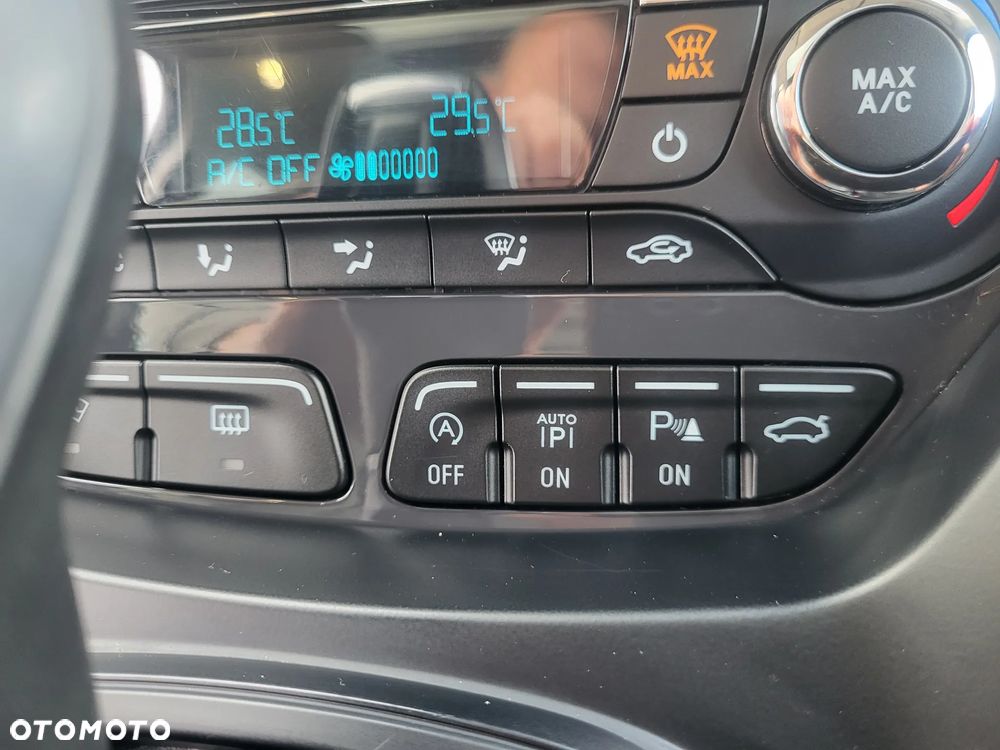 Ford Kuga 2.0 TDCi 4x4 Titanium - 17