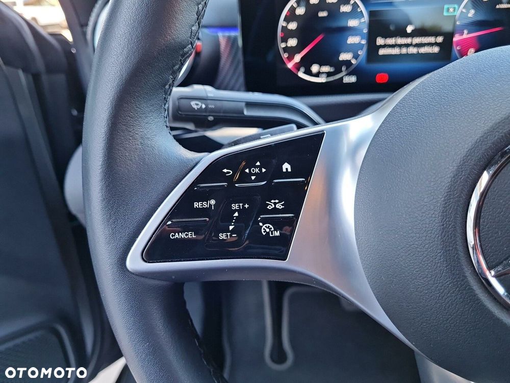 Mercedes-Benz CLA 180 Progressive 7G-DCT - 20