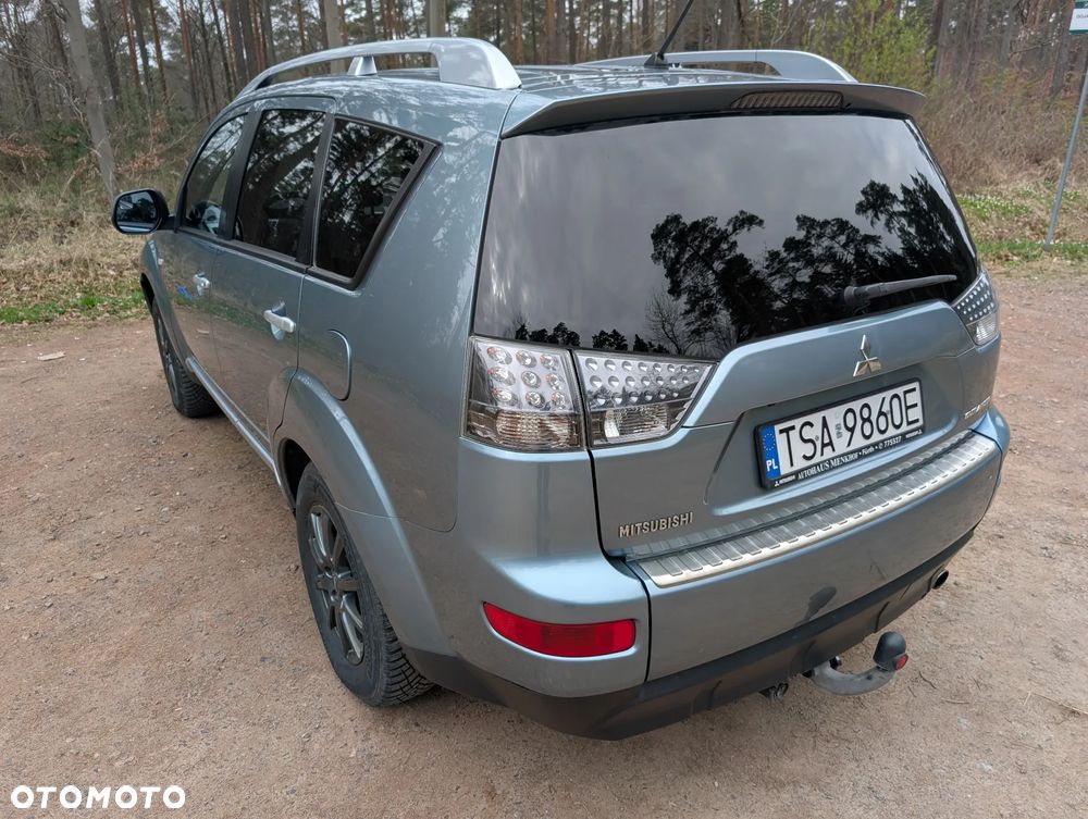Mitsubishi Outlander 2.2 DID Instyle NAVI - 3