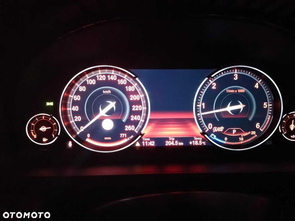 BMW Seria 7 730d xDrive - 17