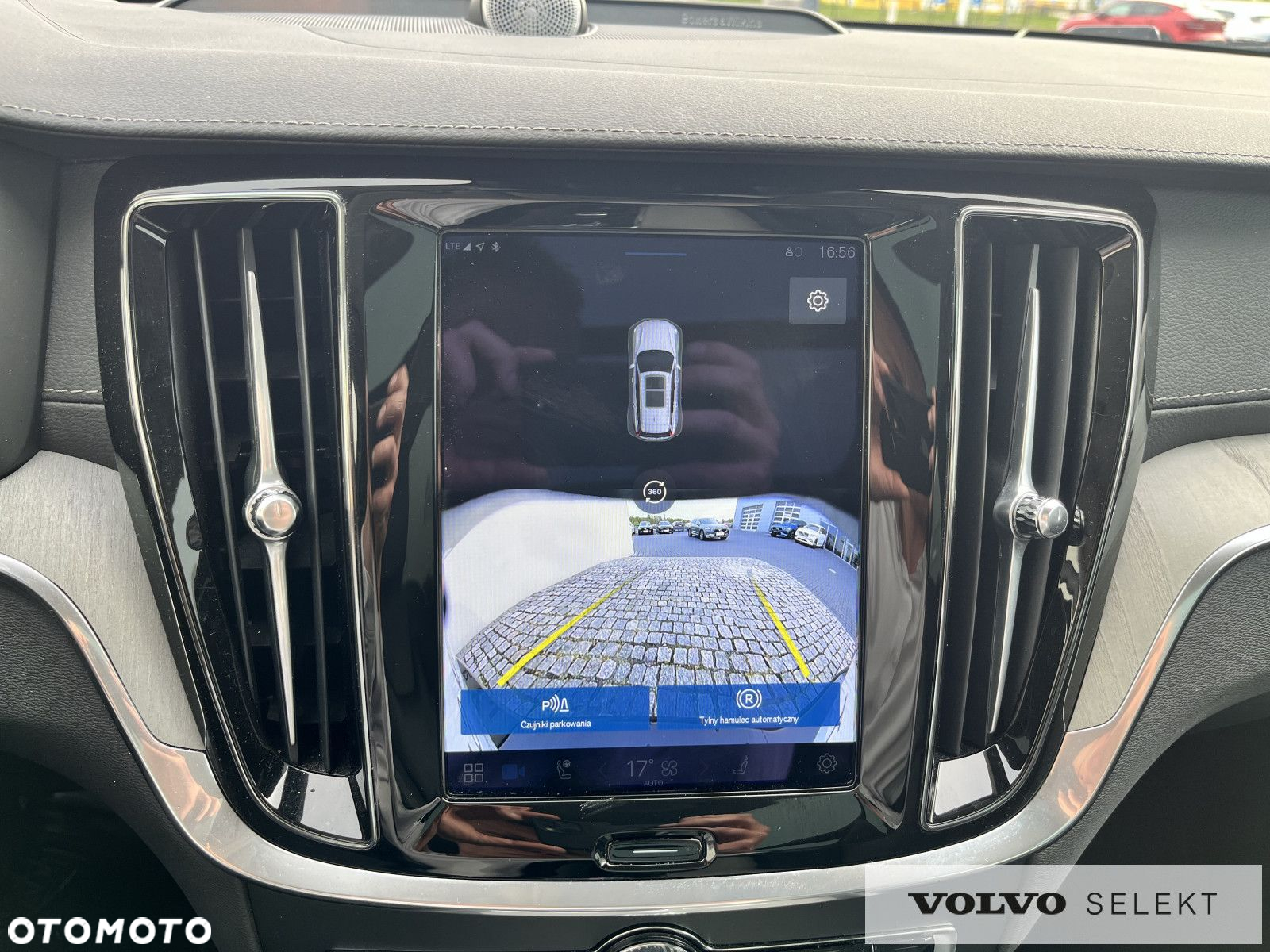 Volvo V60 Cross Country - 19
