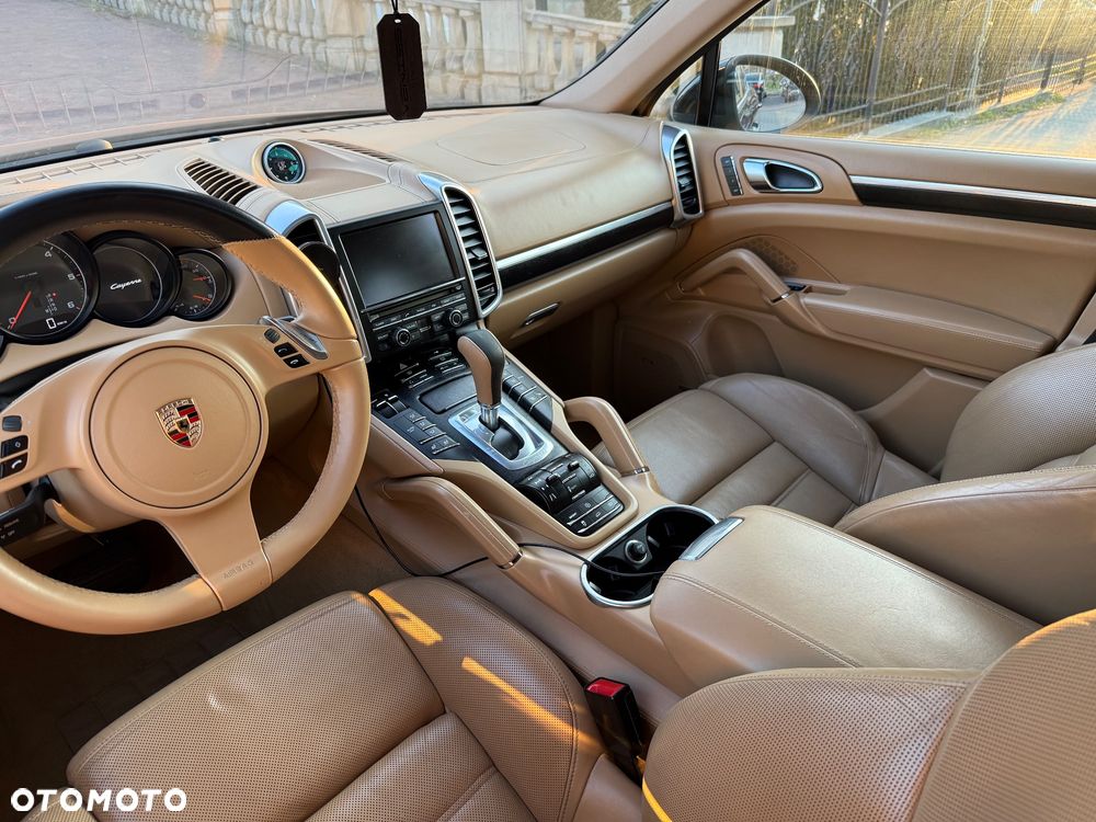Porsche Cayenne - 36