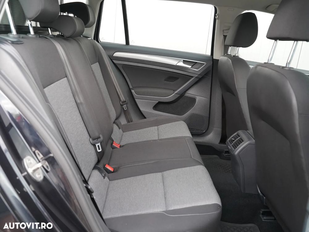 Volkswagen Golf 1.6 TDI BlueMotion Technology Trendline - 32