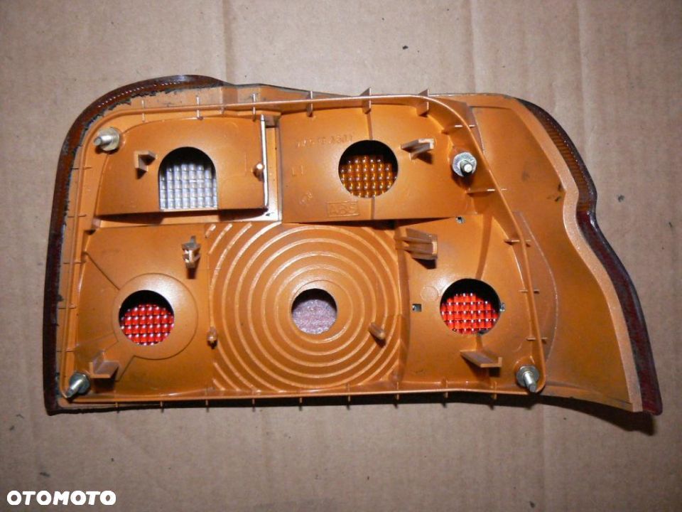 LAMPA TYLNA ESCORT ORION 90-94 LEWA LUB PRAWA - 2