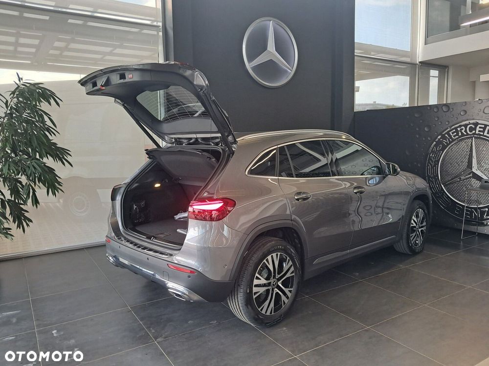 Mercedes-Benz GLA - 22