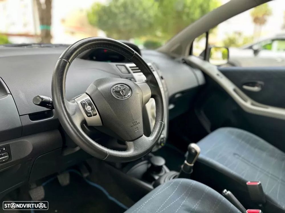 Toyota Yaris 1.0 VVT-i Sol AC+VSC - 18