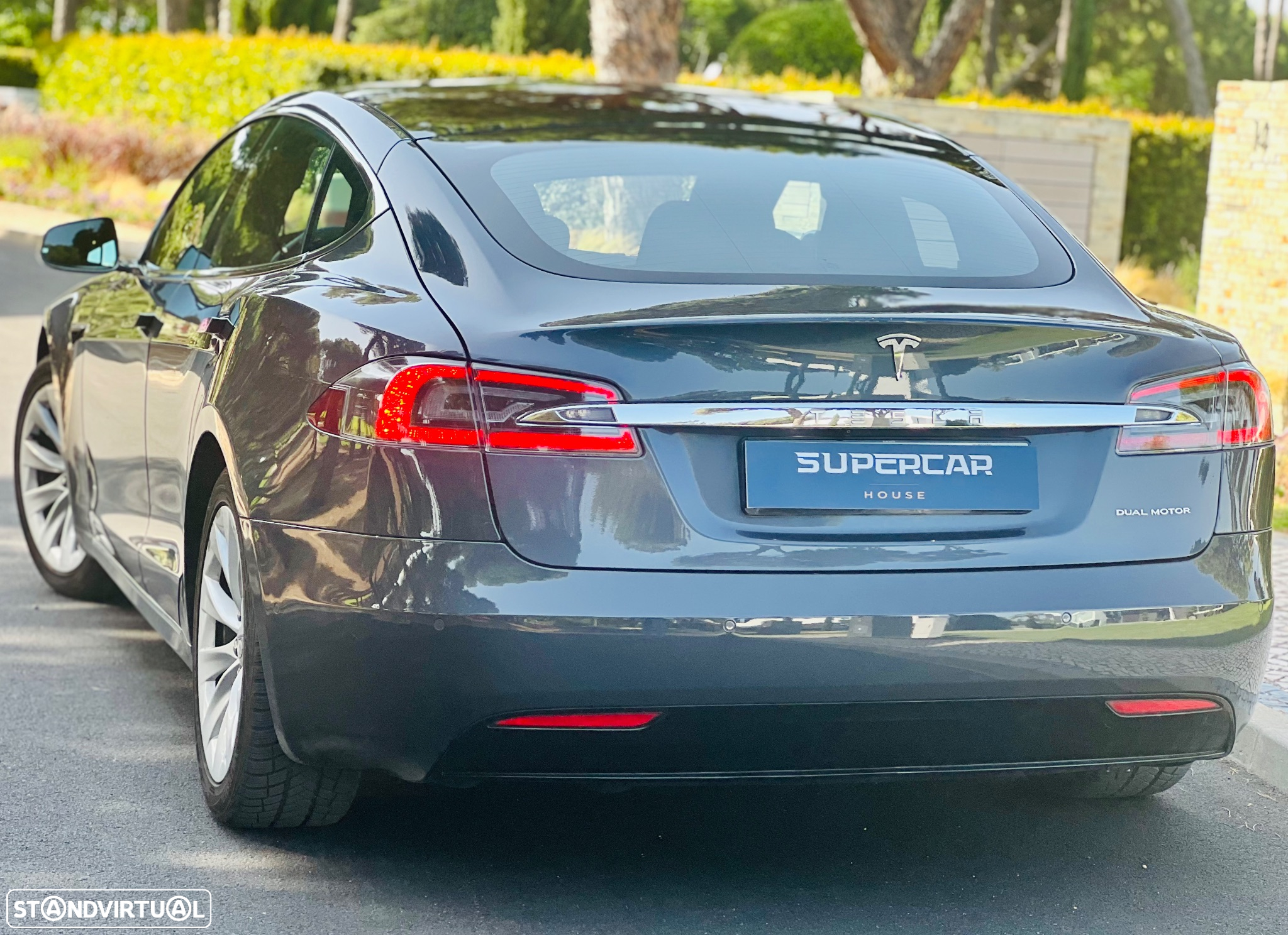 Tesla Model S Long Range - 12