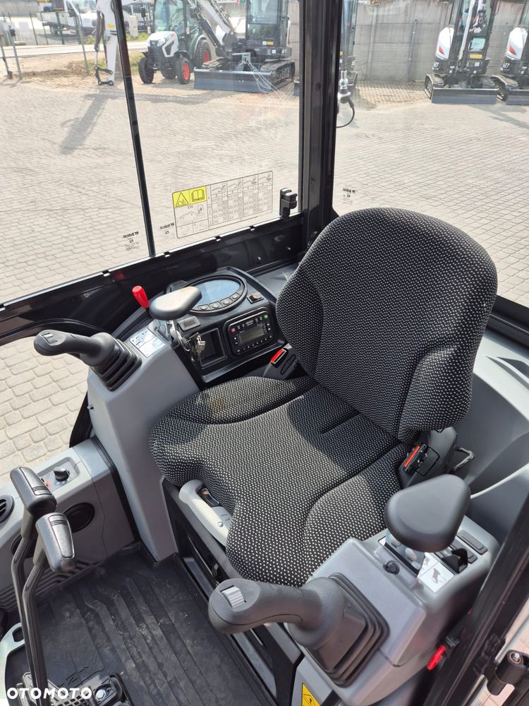 Bobcat E16 - 10
