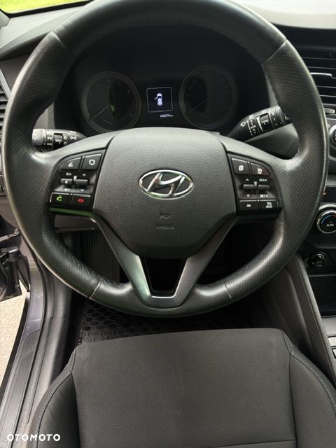 Hyundai Tucson 1.6 GDI BlueDrive GO 2WD - 13
