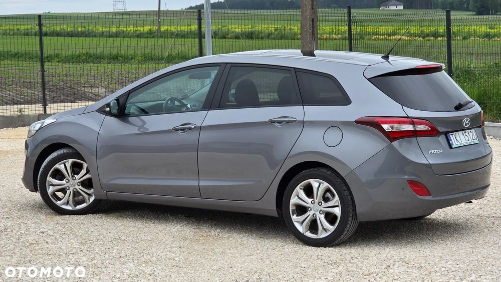 Hyundai i30 1.6 CRDi Classic + - 5
