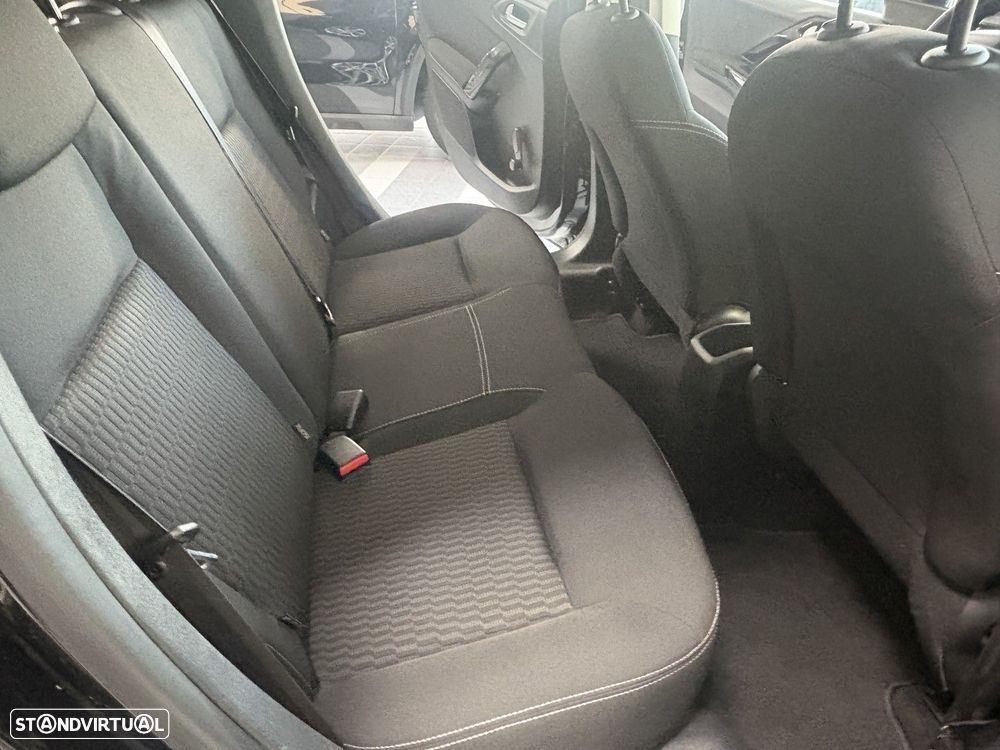 Peugeot 208 1.2 PureTech Signature - 21