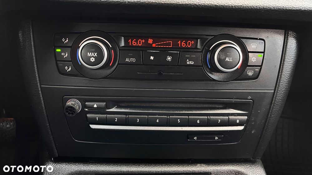 BMW X1 xDrive18d - 13