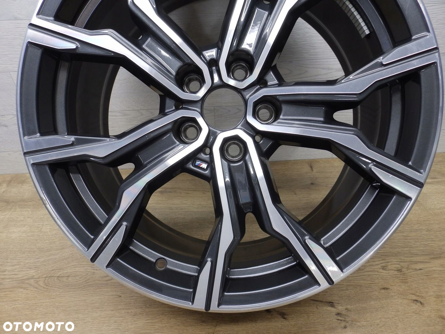 Felga BMW X1 X2 F39 F48 M-Pakiet E8Jx19H2 Et47 5x112 - 4