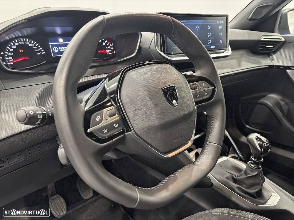 Peugeot 2008 1.2 PureTech Active - 12