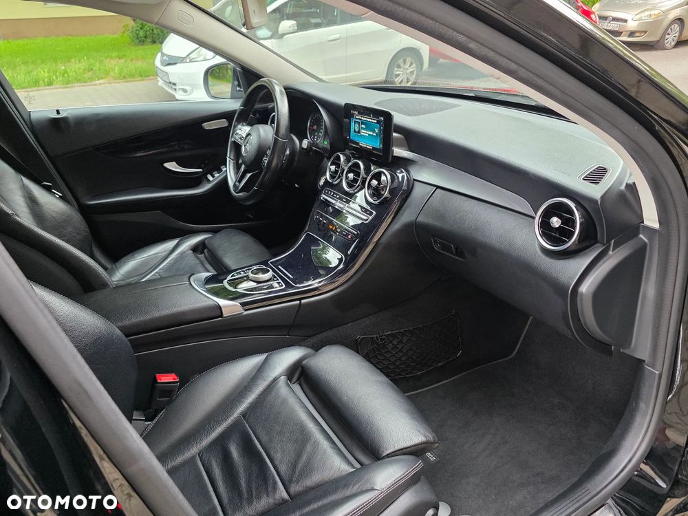 Mercedes-Benz Klasa C 200 4-Matic 9G-TRONIC - 14