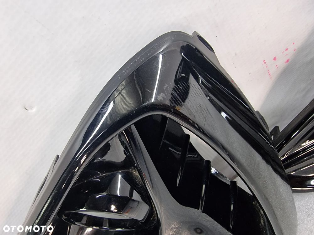 HYUNDAI I30 III 3 LIFT 20- PRAWA KRATKA BOCZNA ZDERZAKA PRZEDNIEGO PRZÓD , NR 86564-G4520 , NR AUKCJI A/9 - 3