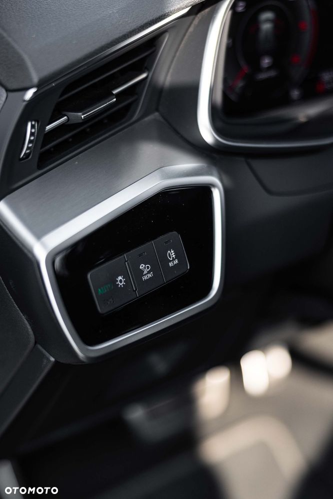 Audi A6 Avant 40 TDI quattro S tronic S line - 24