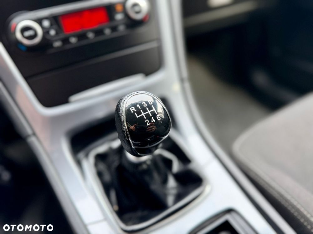 Ford Mondeo 2.0 TDCi Trend - 35