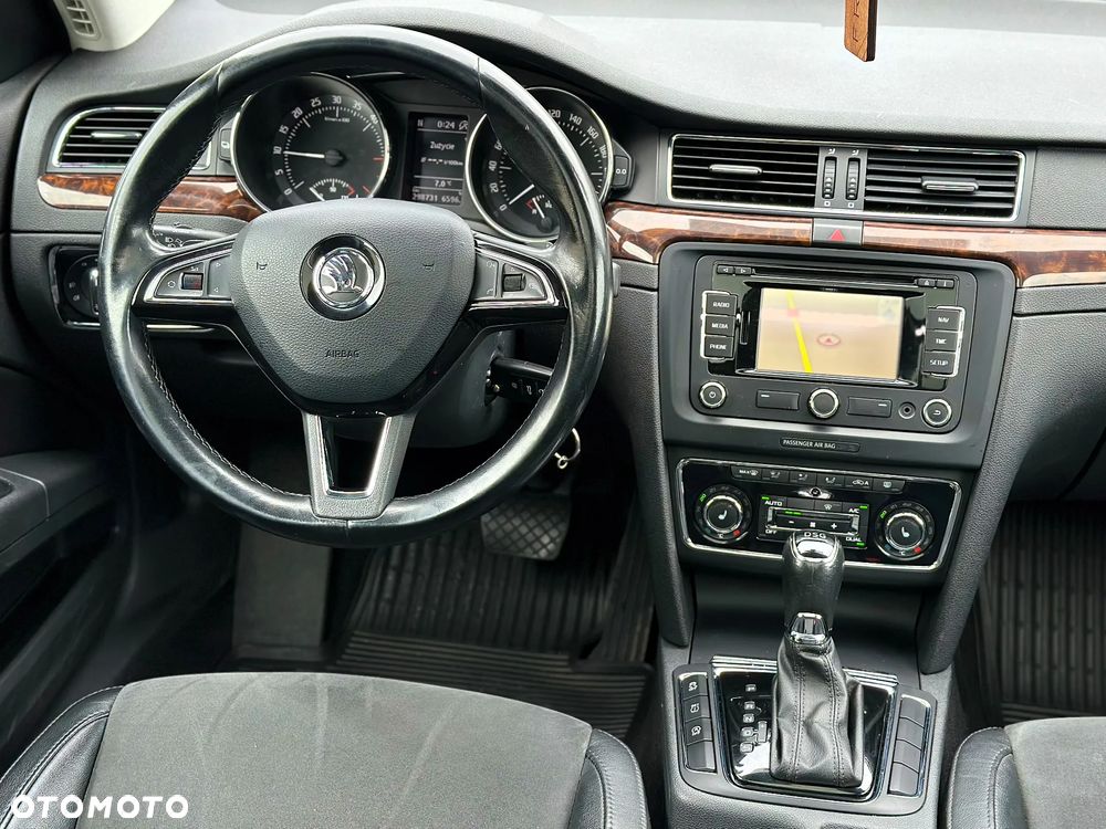 Skoda Superb 2.0 TDI Active DSG - 23