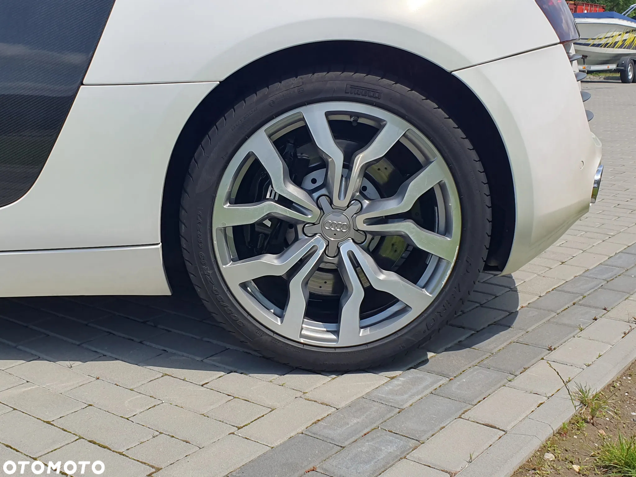 Audi R8 4.2 Quattro R tronic - 13