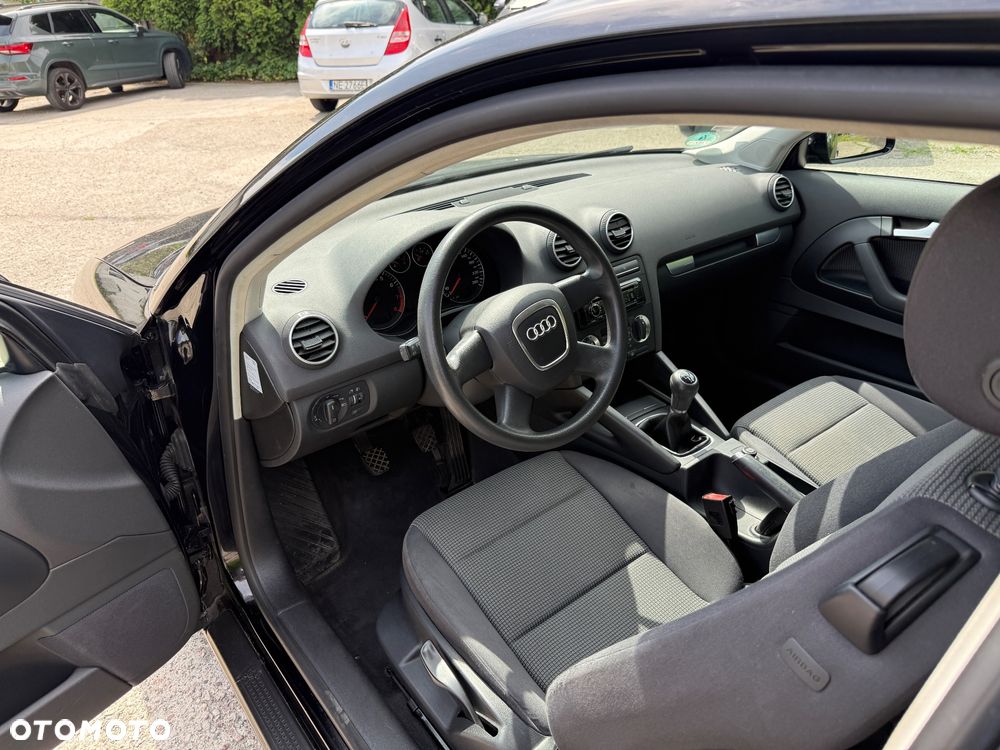 Audi A3 3-drzwiowe 1.6 Ambition - 14