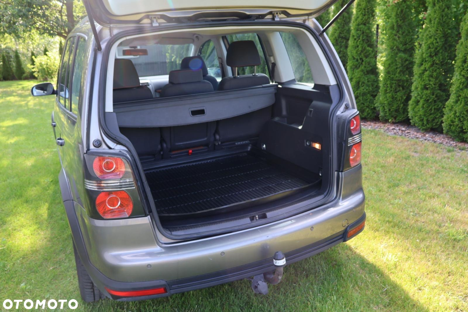 Volkswagen Touran 2.0 TDI DPF Cross - 8