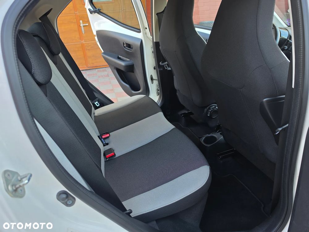 Toyota Aygo x-clusiv - 22