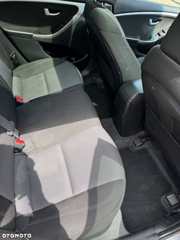 Hyundai i30 blue 1.6 CRDi Style - 17