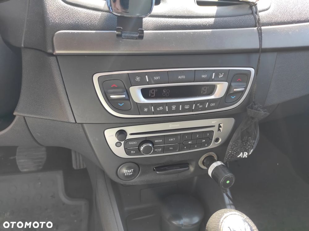 Renault Fluence 1.6 16V Limited - 10