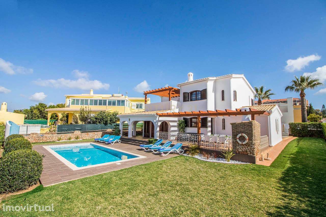 Moradia isolada com Vista Mar apenas a 200 metros da Praia da Galé - Grande imagem: 5/32