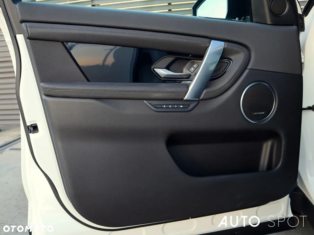 Land Rover Discovery Sport 2.0 P200 mHEV SE - 15