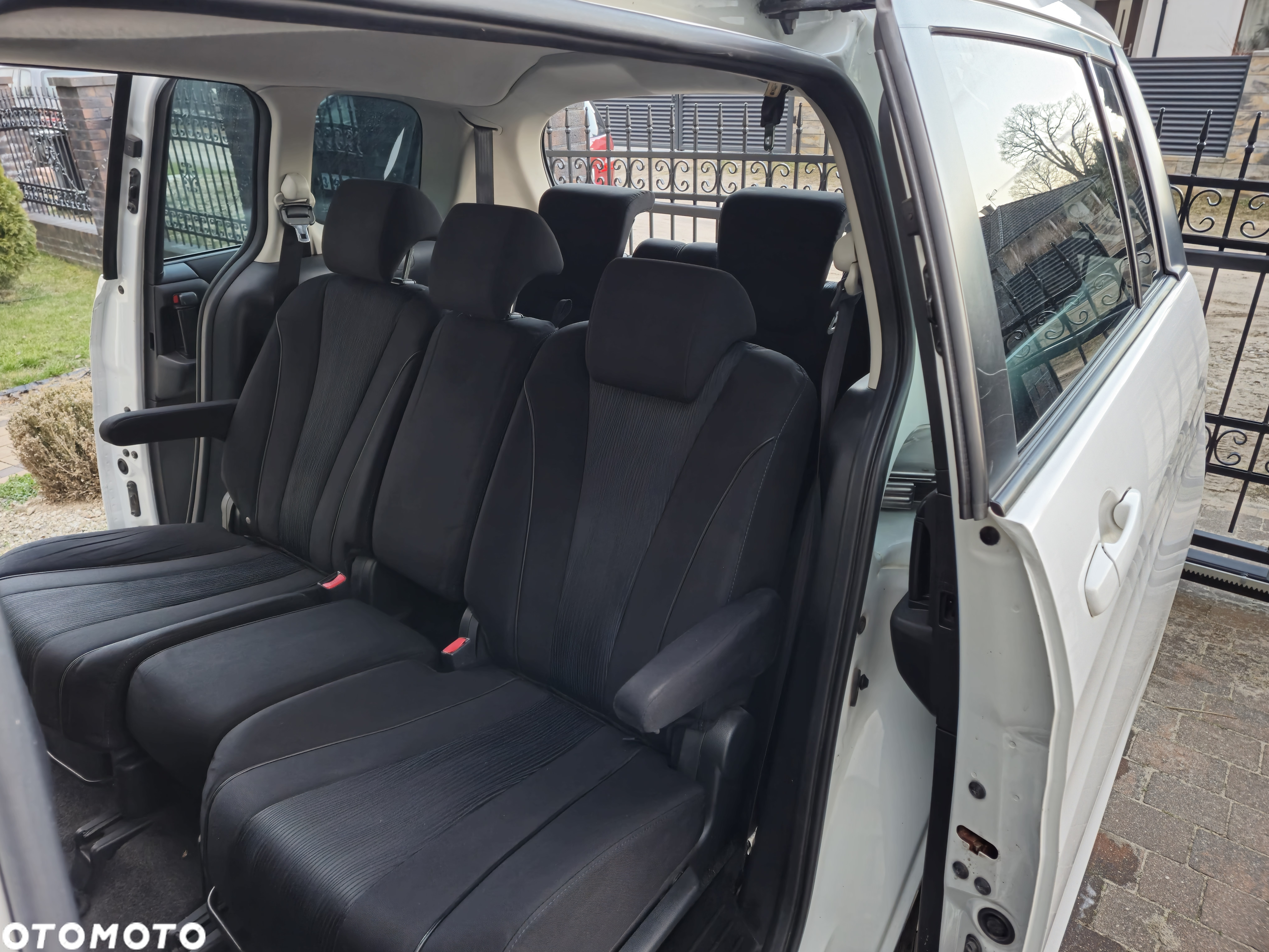 Mazda 5 - 11