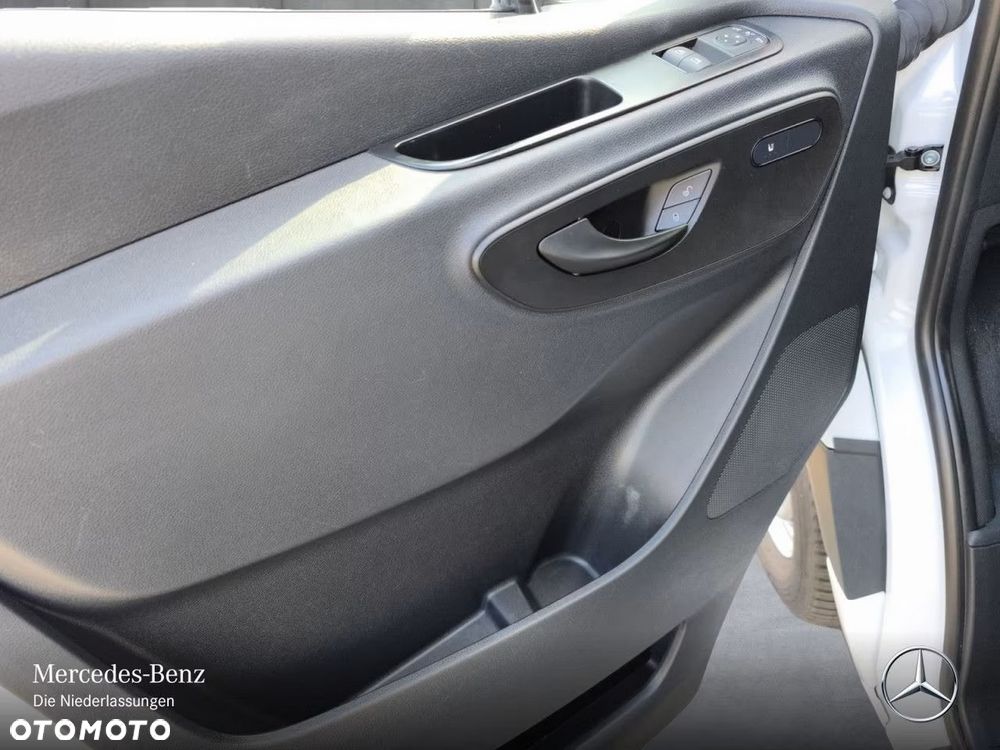 Mercedes-Benz Sprinter - 13