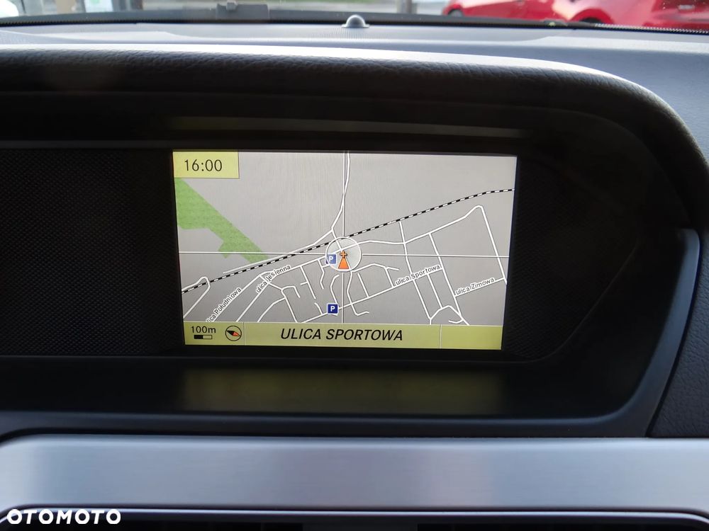 Mercedes-Benz Klasa C 180 CGI BlueEff Avantgarde - 32