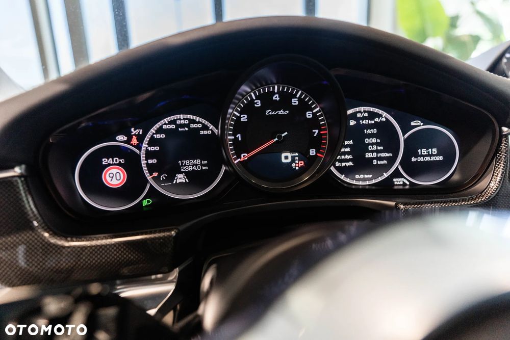 Porsche Panamera Turbo - 32