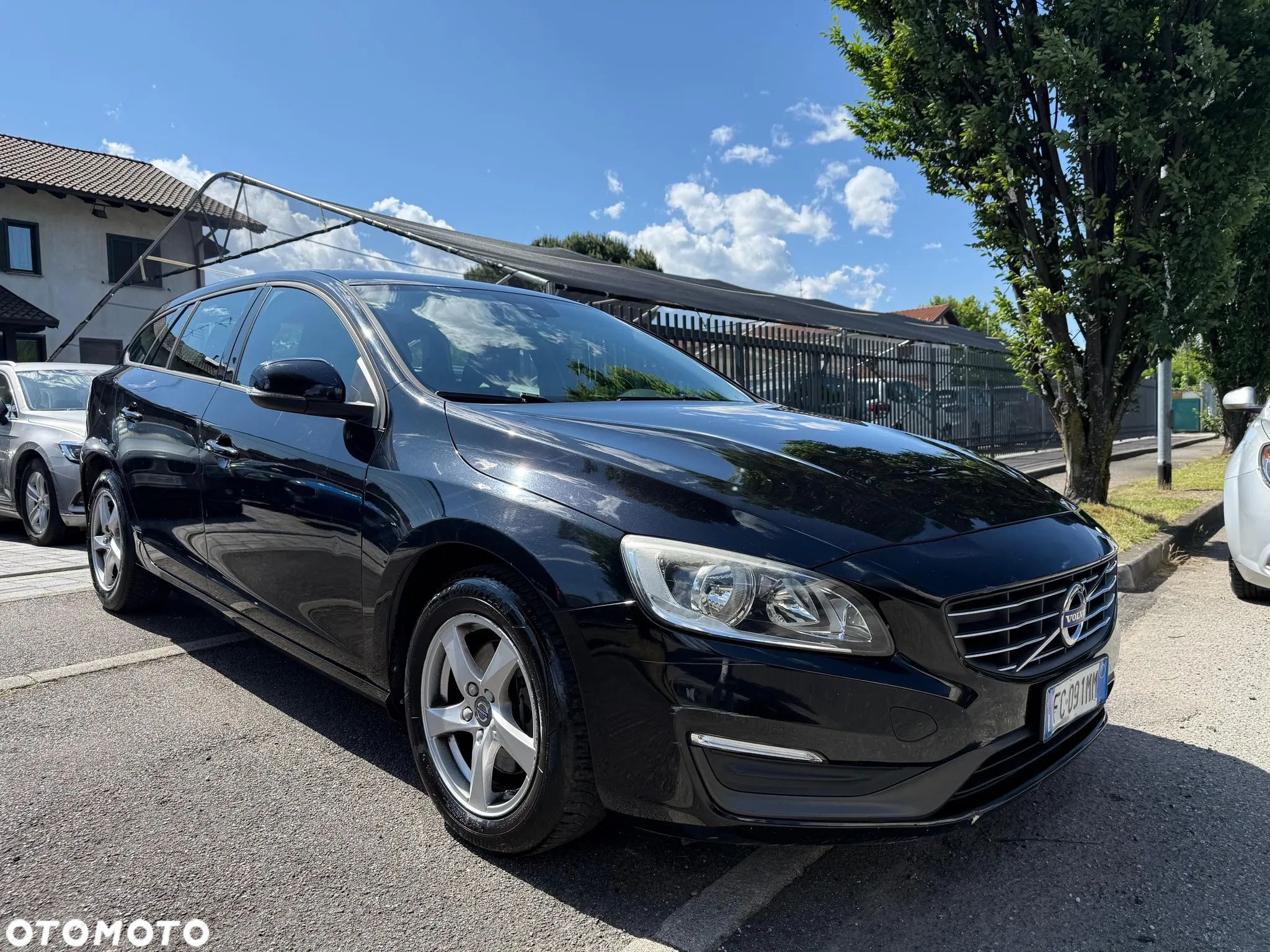 Volvo V60 D2 Summum - 1