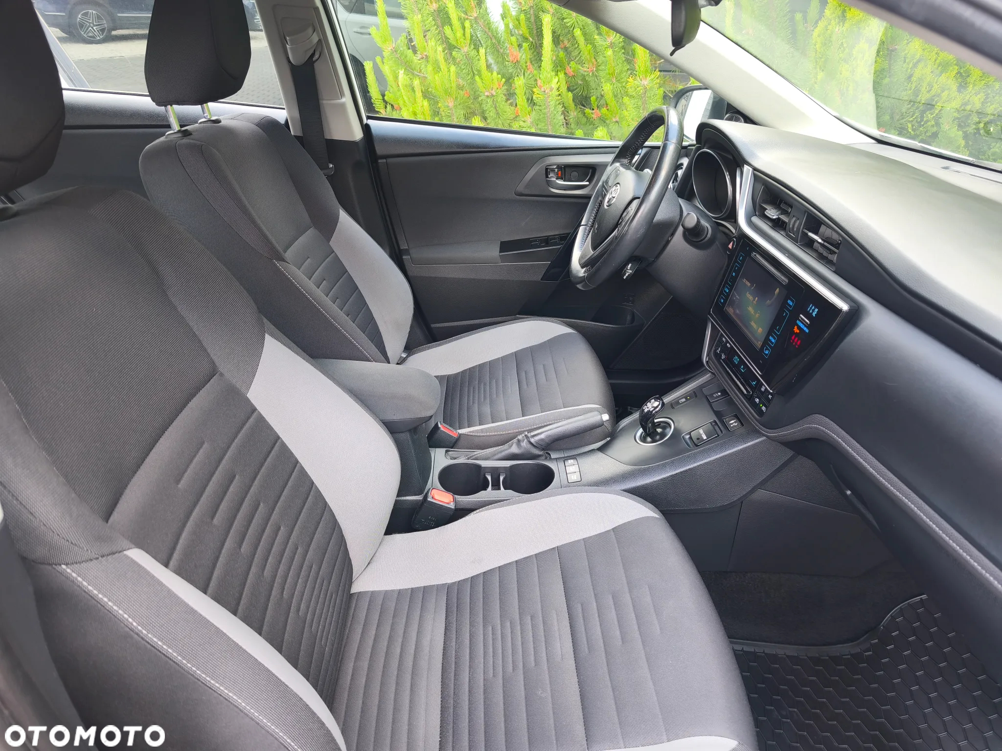 Toyota Auris - 18