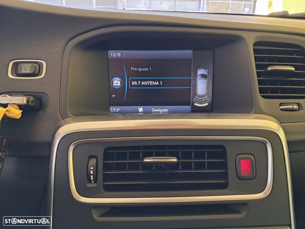 Volvo V60 2.0 D3 Momentum - 8