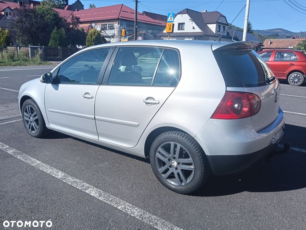 Volkswagen Golf - 5