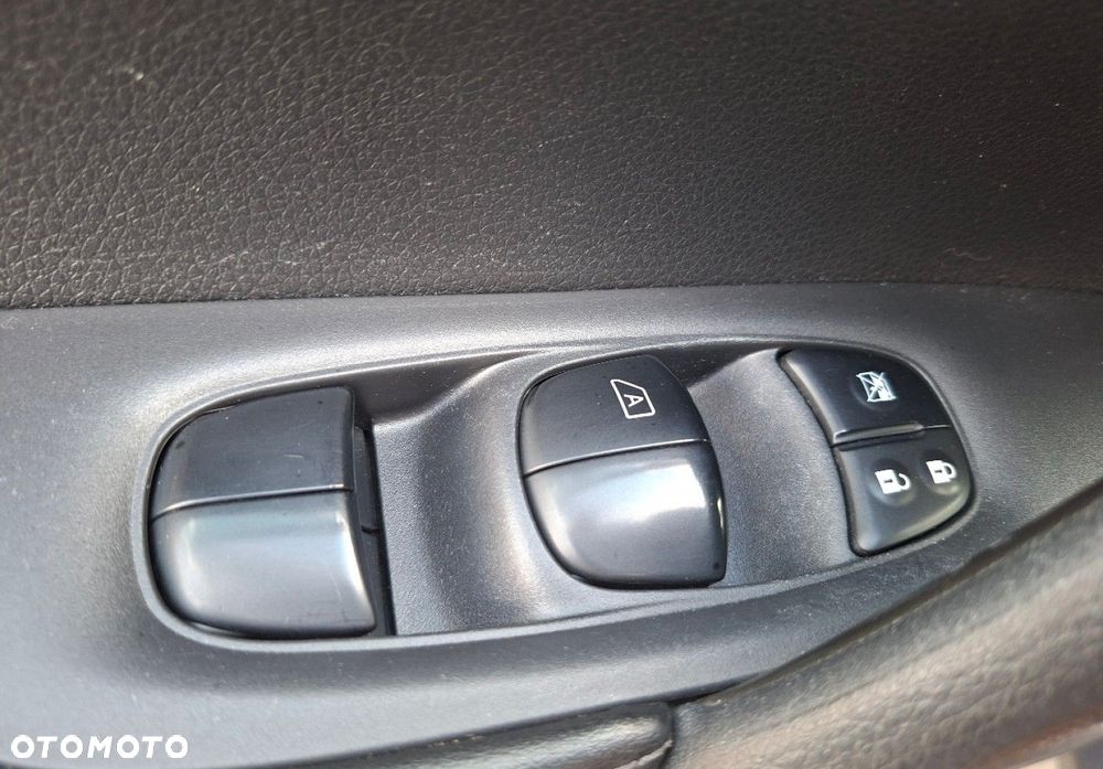 Nissan X-Trail - 25