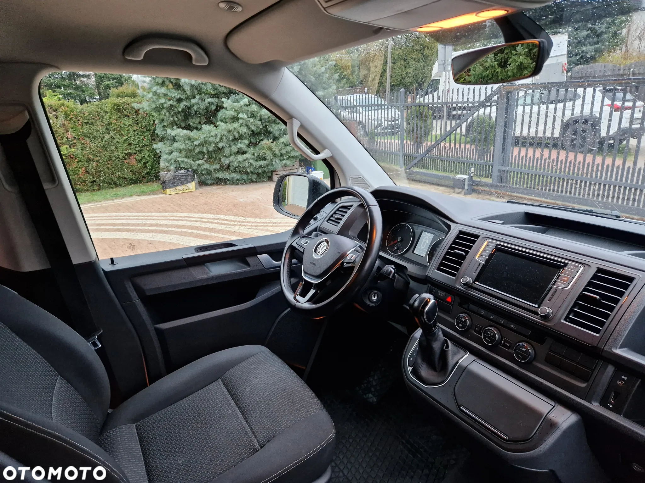 Volkswagen Multivan - 8